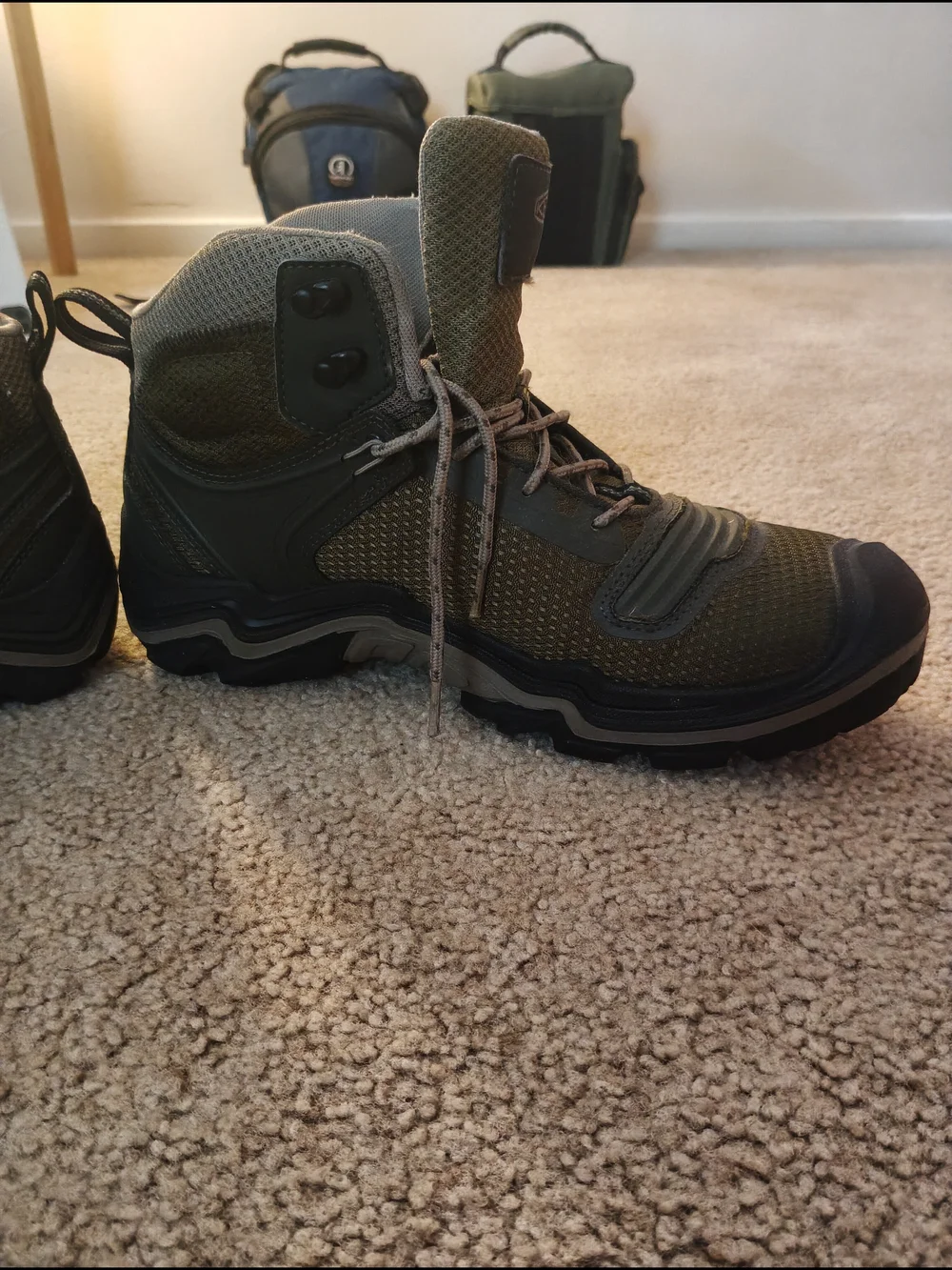 KEEN Men's Olive Green and Black Hiking Boots